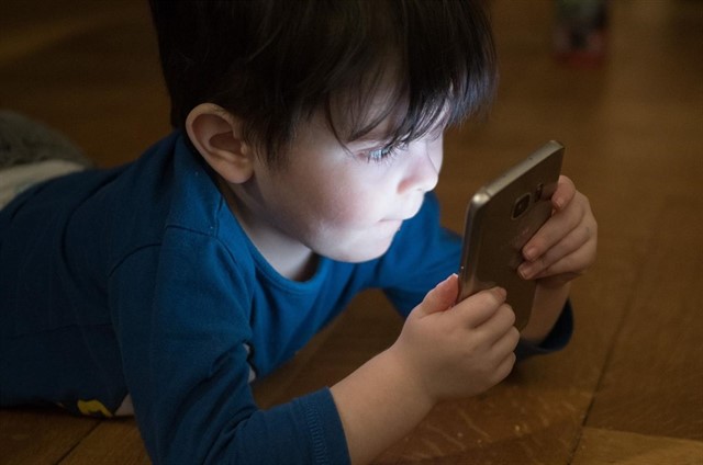 8 motivos para prohibir los smartphones a niños menores de 12 años